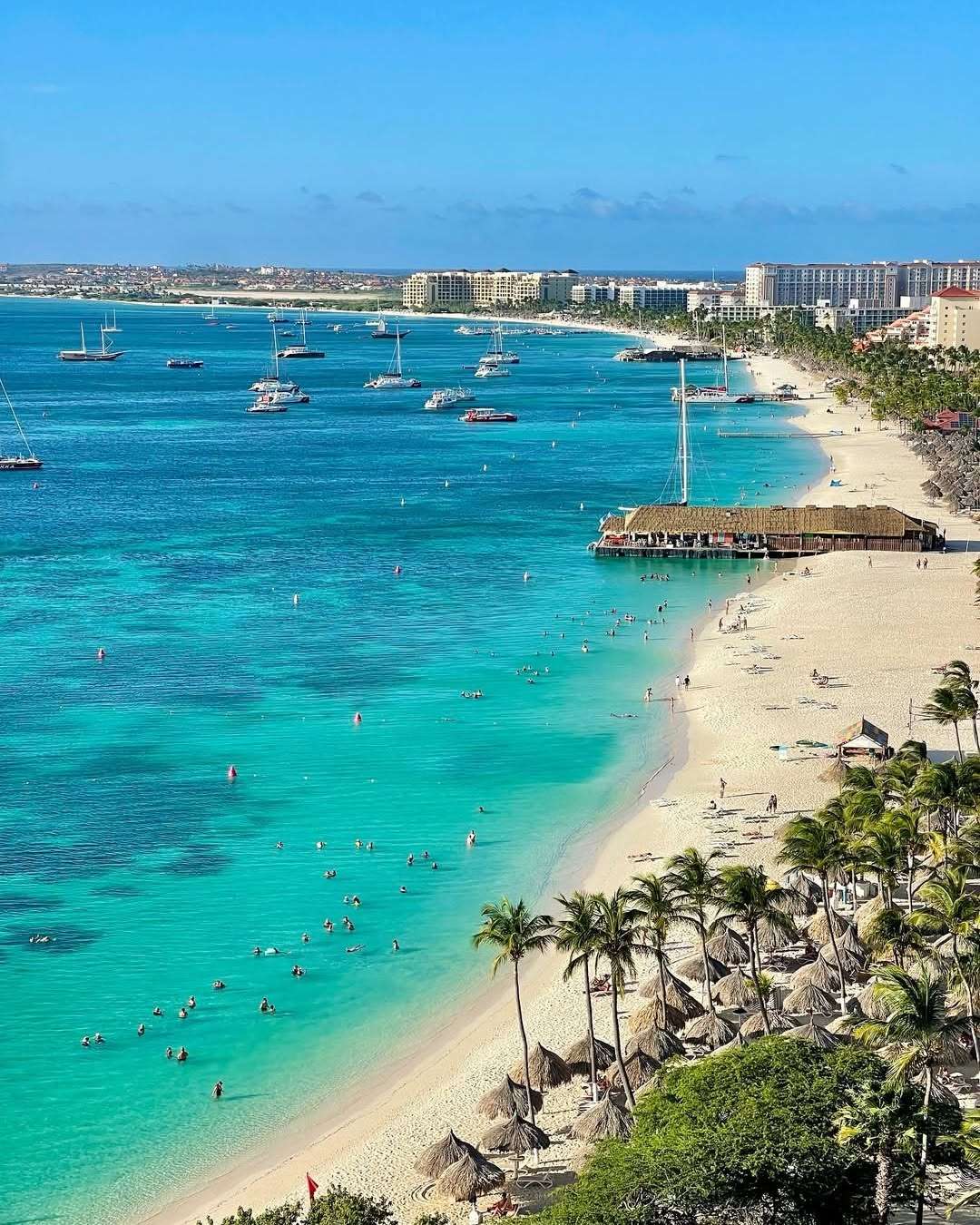 ¿Vale la pena viajar a Aruba desde Medellín en 2026?